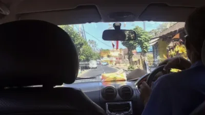 Aturan Taksi Online Wajib Pelat DK di Bali Belum Bisa Diberlakukan