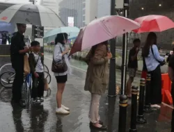 Prediksi Cuaca Jakarta Sabtu 1 November 2025: Peluang Hujan Petir di Beberapa Wilayah